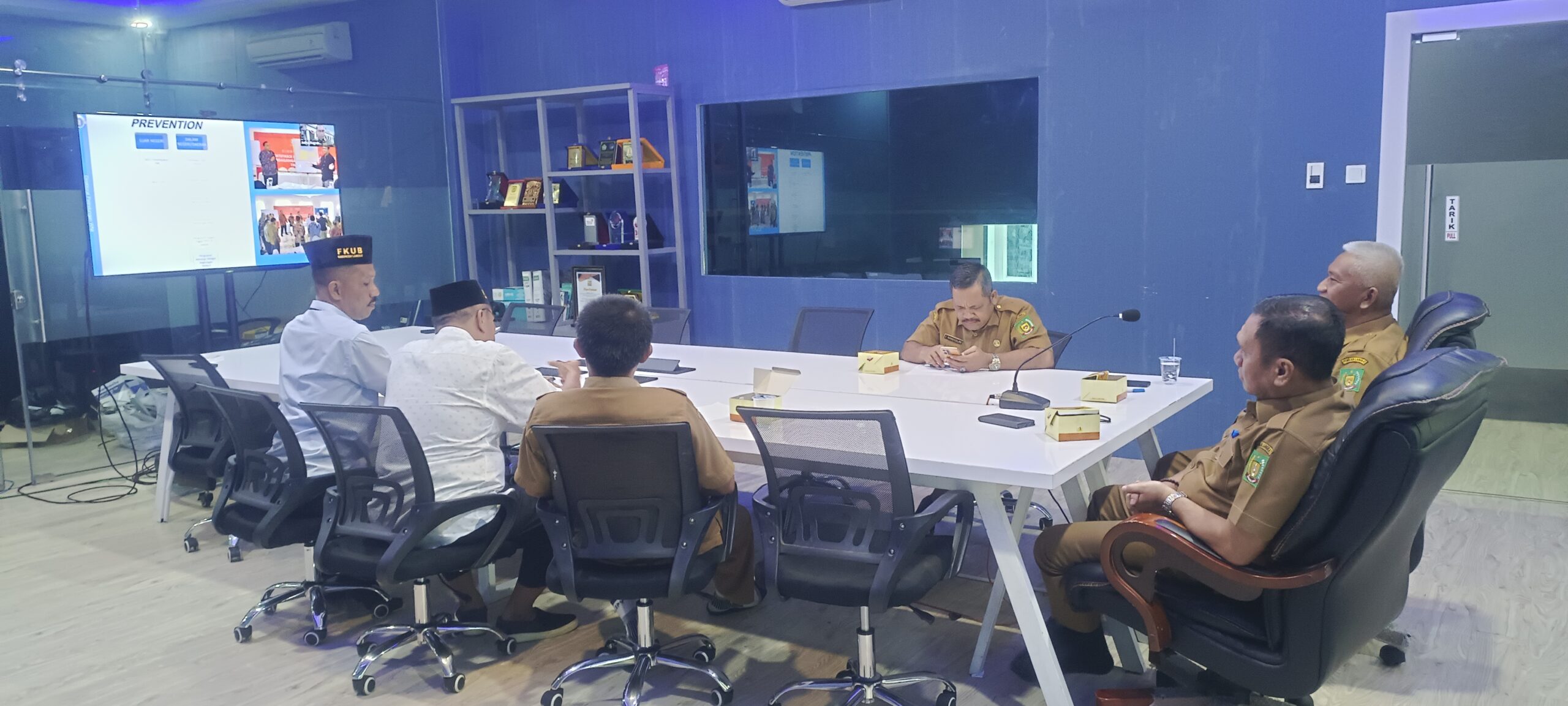 You are currently viewing Wakili Ketua FKUB Langkat, zoom meeting di LCC Kantor Bupati Langkat