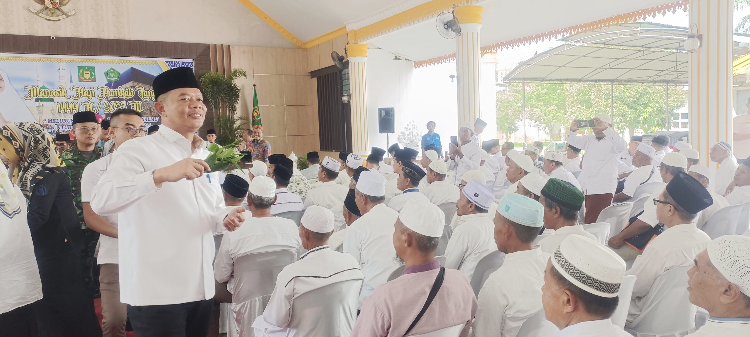 You are currently viewing Wakili  FKUB Langkat, hadiri tepung tawar haji dan manasik di Kantor Bupati Langkat