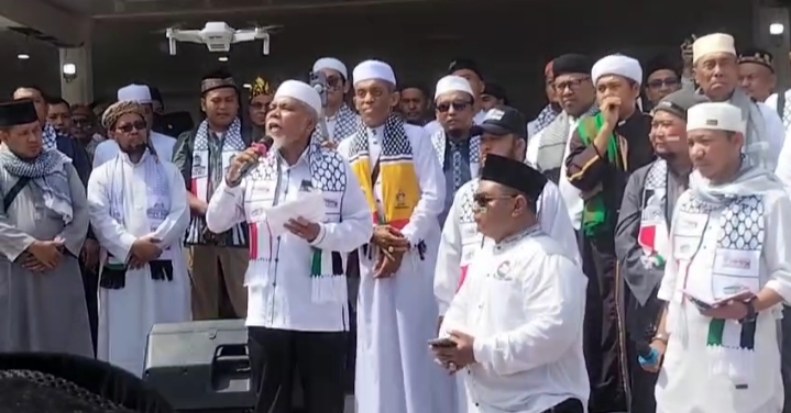 You are currently viewing FKUB Langkat dan Tokoh Lintas Agama Berorasi di Hadapan 20 Ribu Massa Aksi Solidaritas Masyarakat Langkat Peduli Palestina