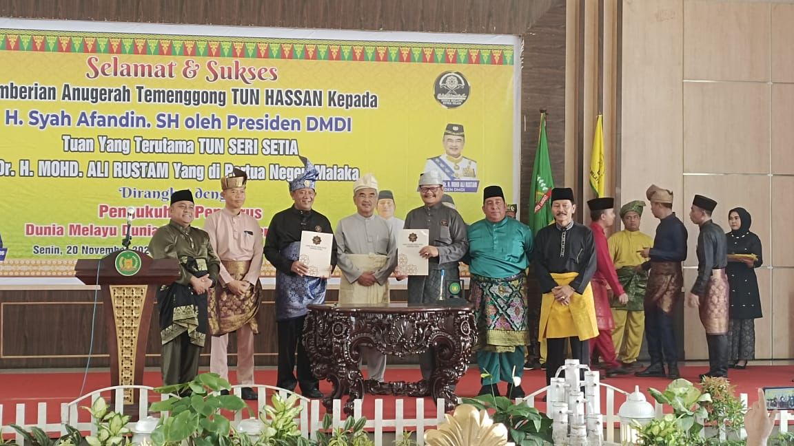 You are currently viewing FKUB Langkat Hadiri Penganugerahan Gelar Tumenggong Tun Hasan Kepada H. Syah Afandin, S.H.