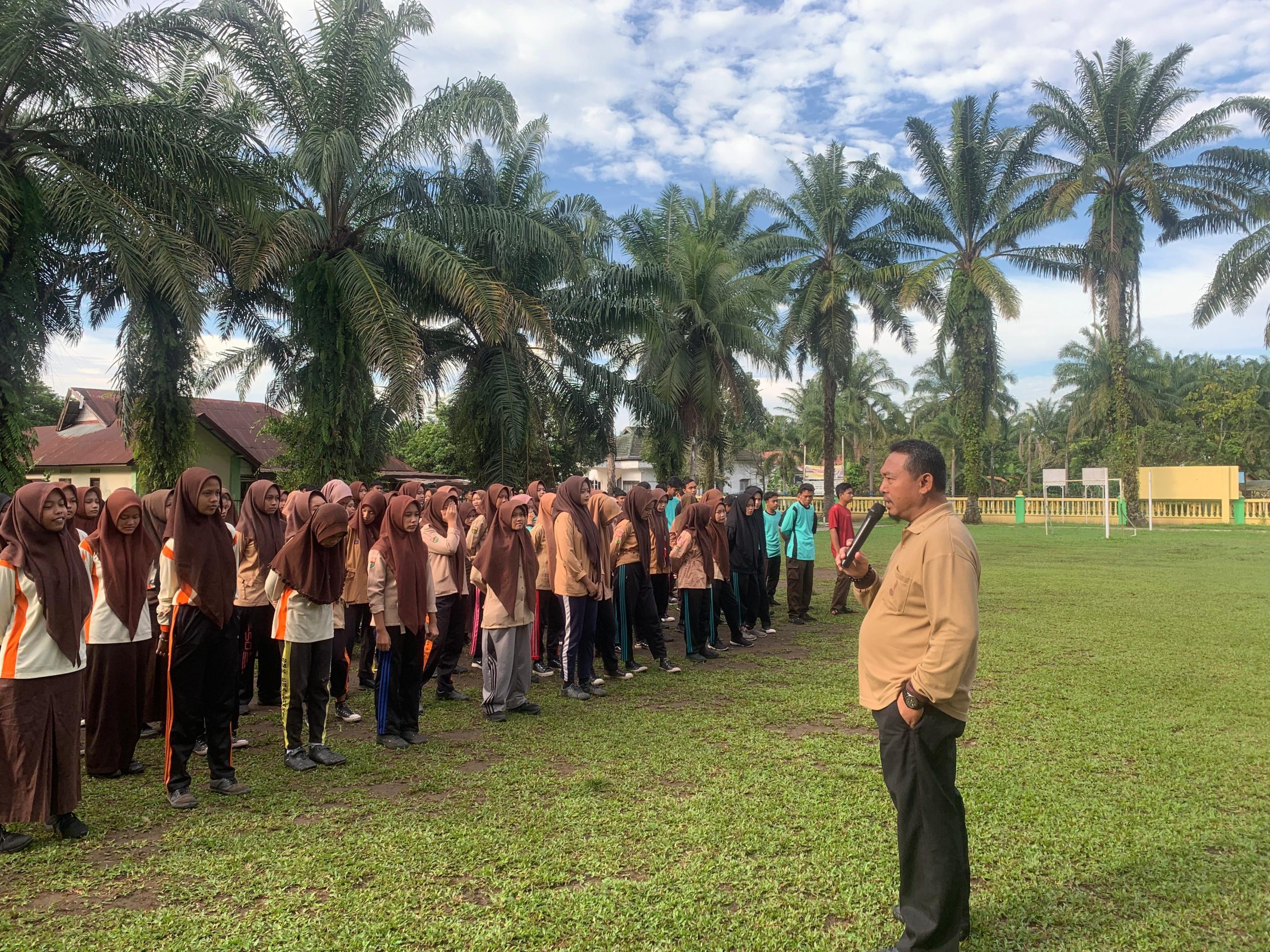 You are currently viewing FKUB Langkat Bersama Tim P4GN Sosialisasikan Bahaya Penyalahgunaan Narkoba