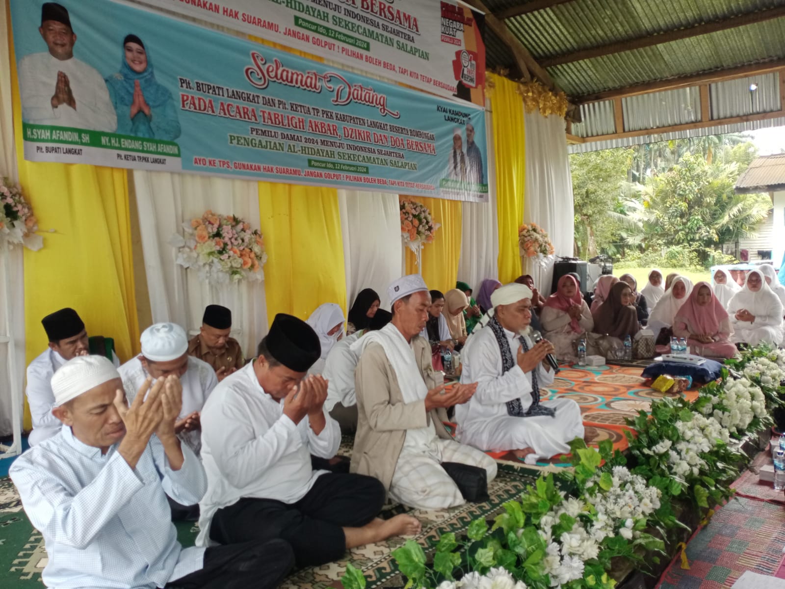 You are currently viewing FKUB Langkat Pimpin Doa Kebangsaan Pada Acara Tabligh Akbar Dzikir dan Doa Bersama Pemilu Damai 2024